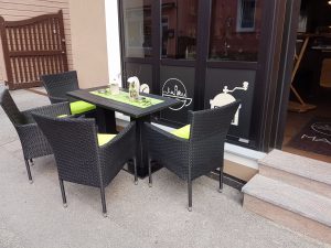 Außenbereich der MARCO Straubinger Kaffeemanufaktur