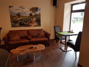 Couch in der MARCO Straubinger Kaffeemanufaktur